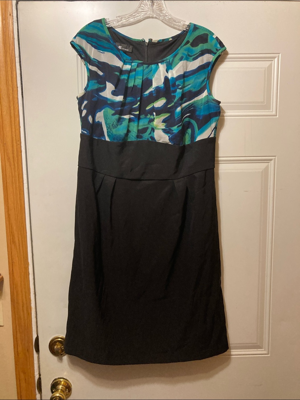 Cap‎ Sleeve Black Dress with Abstract Bodice 14